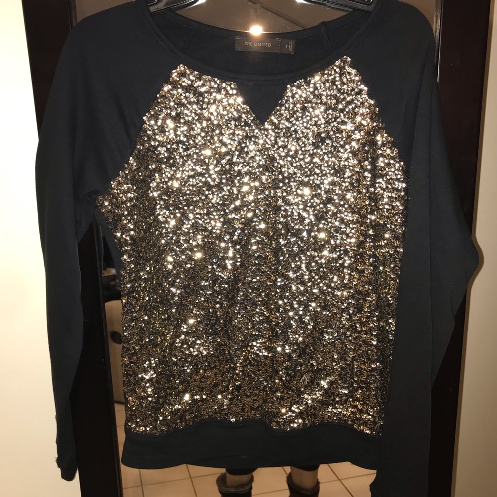 Adorable Gold Sequin sweatshirt!